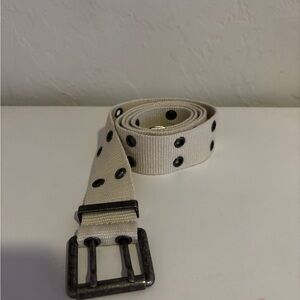 Women’s AE Cream Grommet Belt with Metal Buckle ⭐️